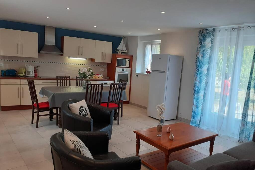 Appartement 4 Pers Dans Longere A 800M De La Plage Plouhinec  Bagian luar foto
